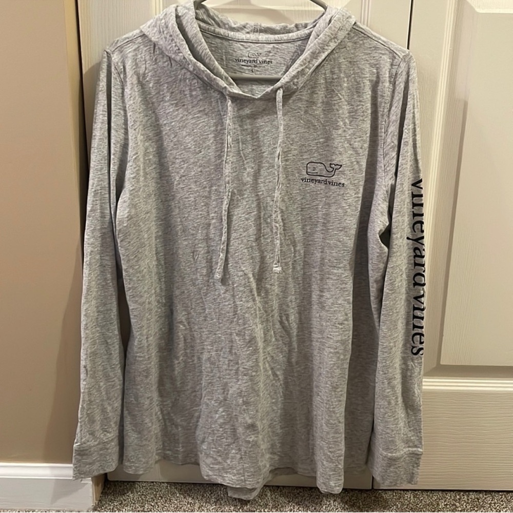 Vineyard Vines Gray Long Sleeve Hooded Shirt Whale Logo Sleeve Graphic Size L